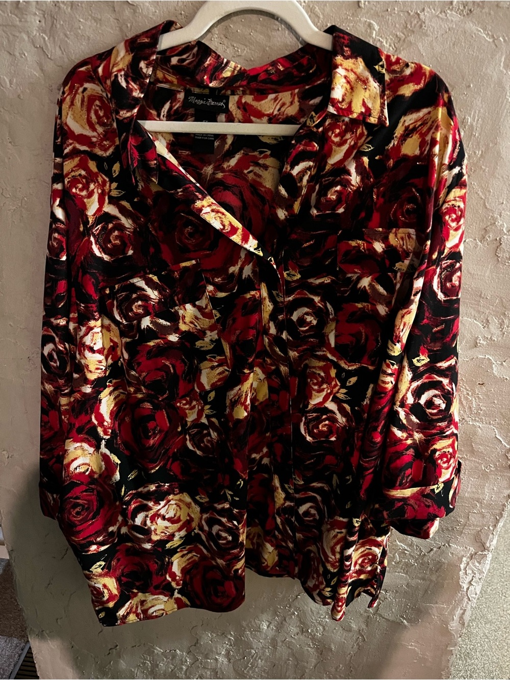 Maggie Barnes 4X 30/32W Rose Floral Button Front Blouse Red Black Gold